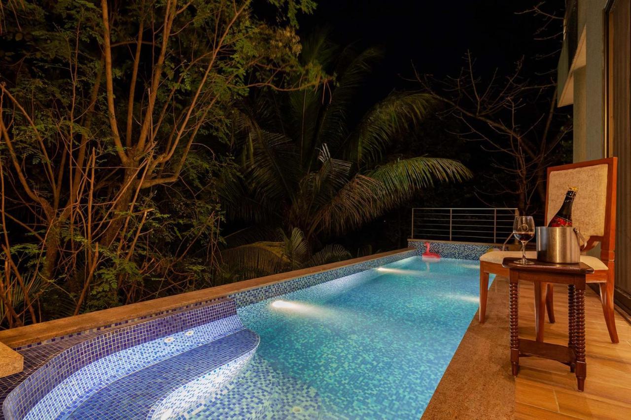 The Blue Horizon By Stayvista - Featuring A Beach-View Villa With A Swimming Pool, Indoor Games, And A Relaxing Balcony Alībāg Dış mekan fotoğraf