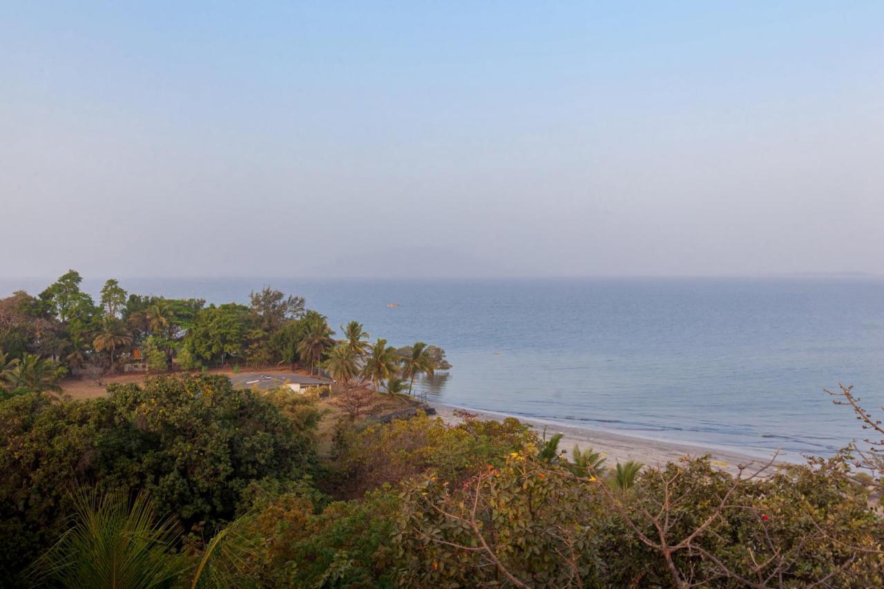 The Blue Horizon By Stayvista - Featuring A Beach-View Villa With A Swimming Pool, Indoor Games, And A Relaxing Balcony Alībāg Dış mekan fotoğraf
